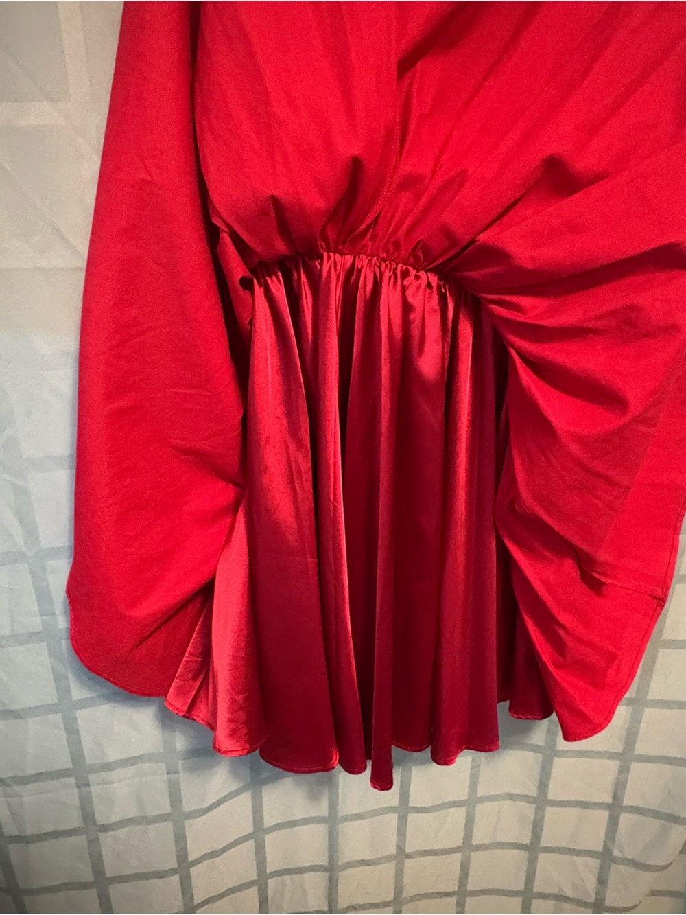 Elegant Red Sleeveless Midi Dress with Square Neck - Picture 3 of 5
